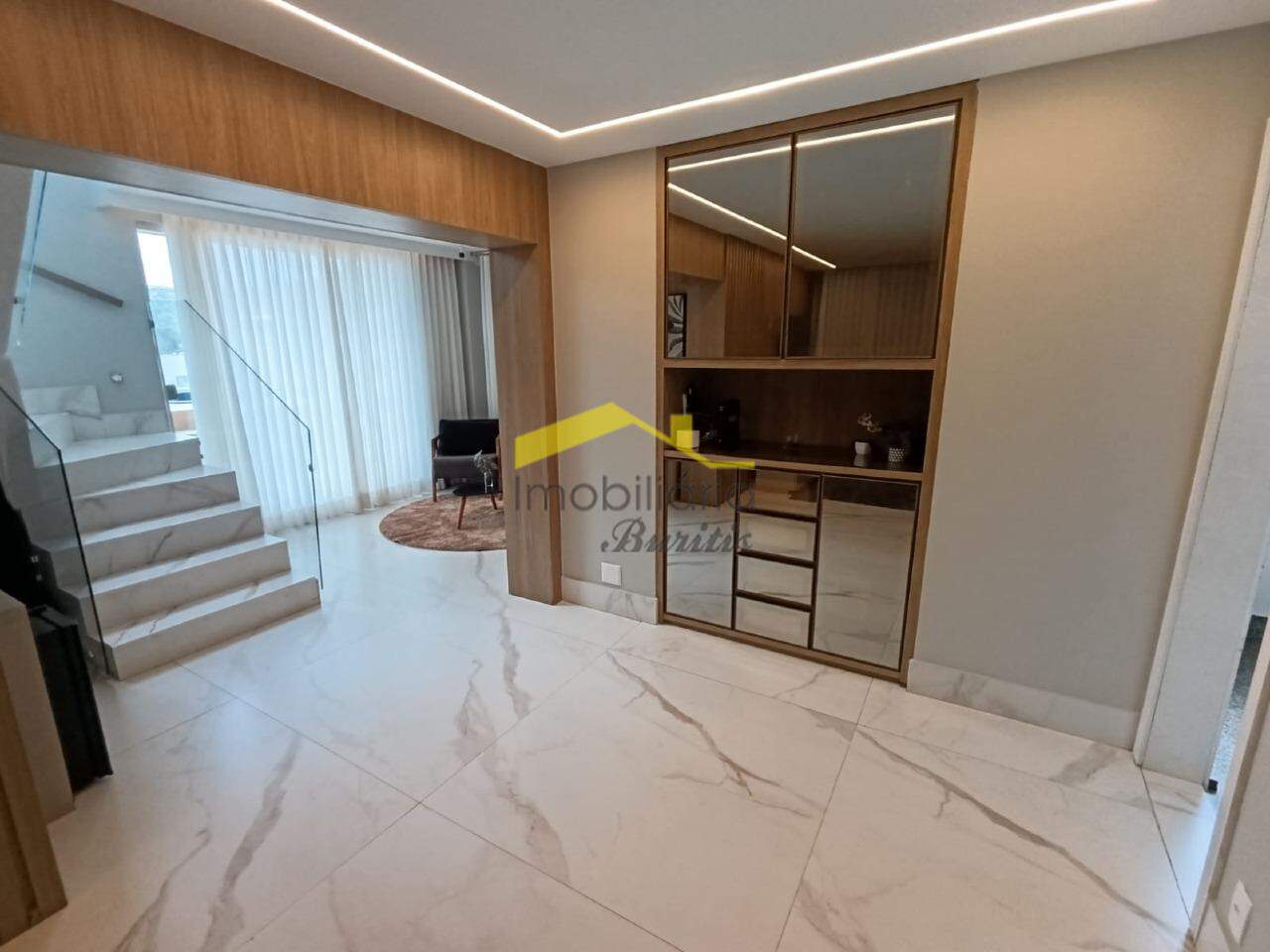 Cobertura à venda no Buritis: 