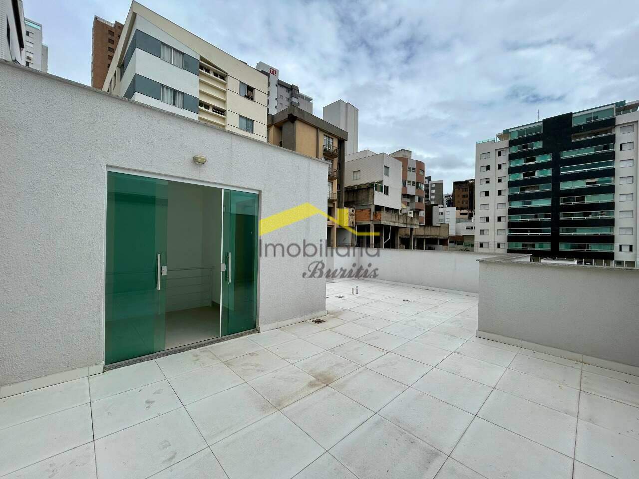 Cobertura à venda no Buritis: 