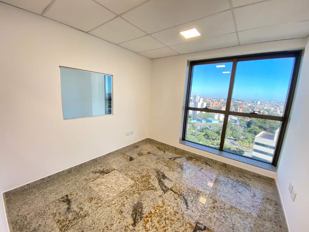 Sala para aluguel no Estoril: 