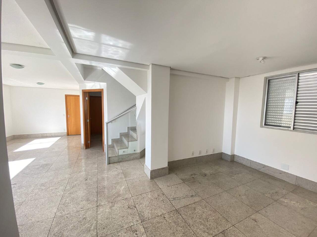 Cobertura para aluguel no Buritis: 