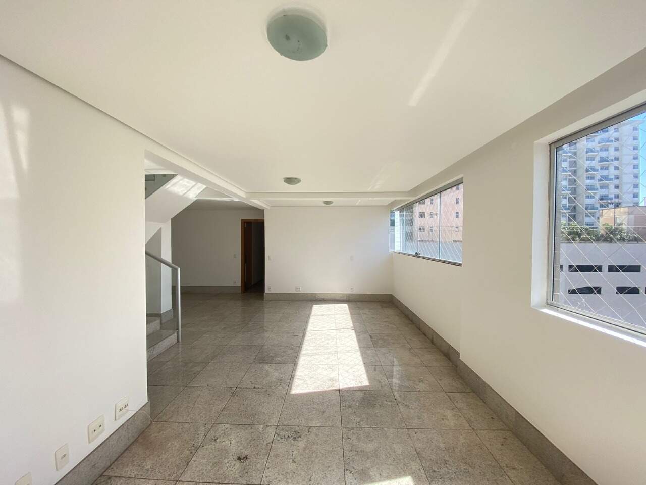 Cobertura para aluguel no Buritis: 