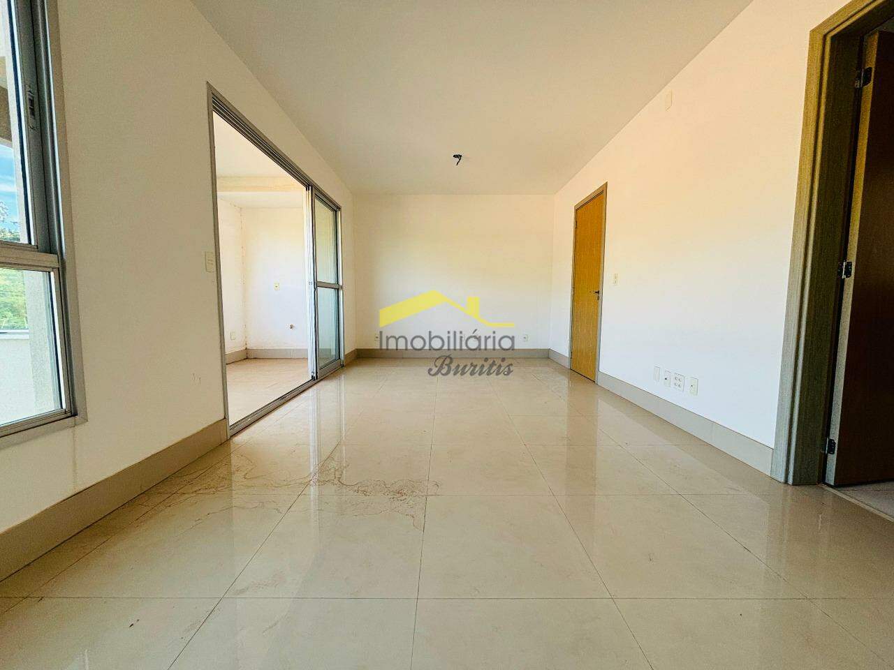 Apartamento à venda no Buritis: 