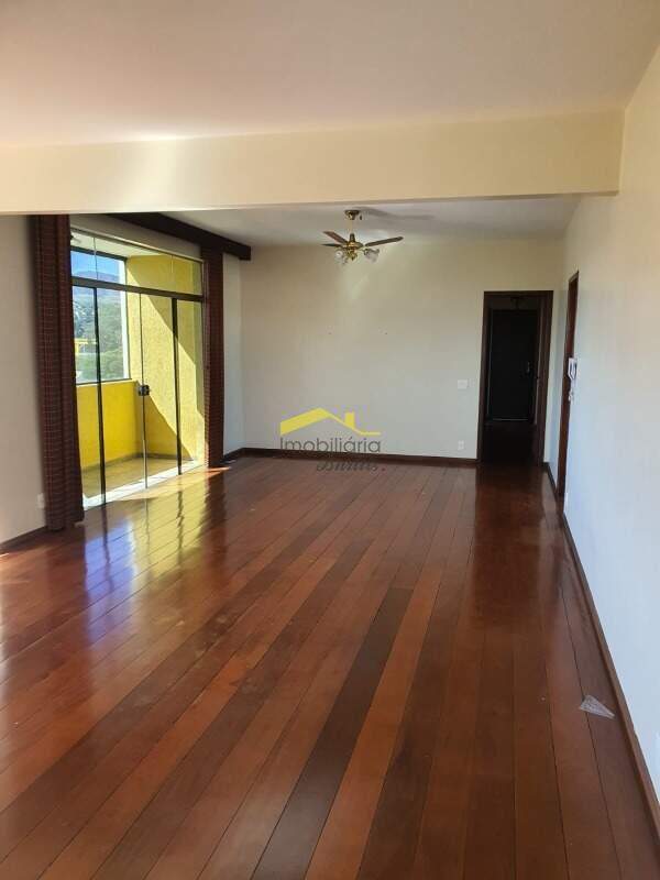 Apartamento à venda no Barreiro: 