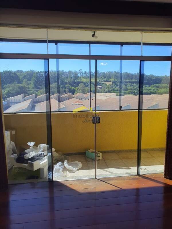 Apartamento à venda no Barreiro: 