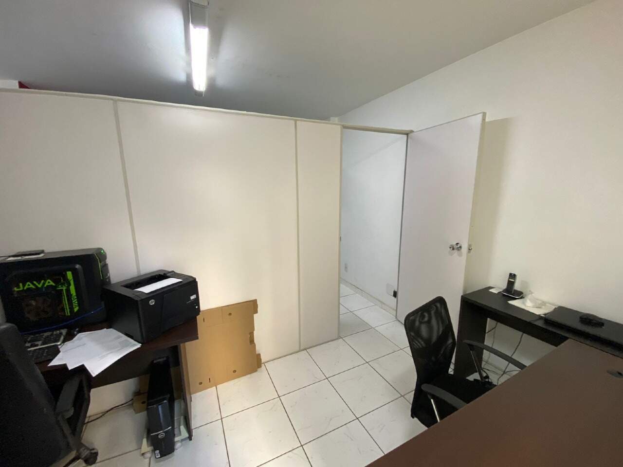 Sala à venda no Centro: 