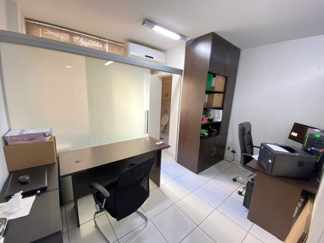 Sala à venda no Centro: 