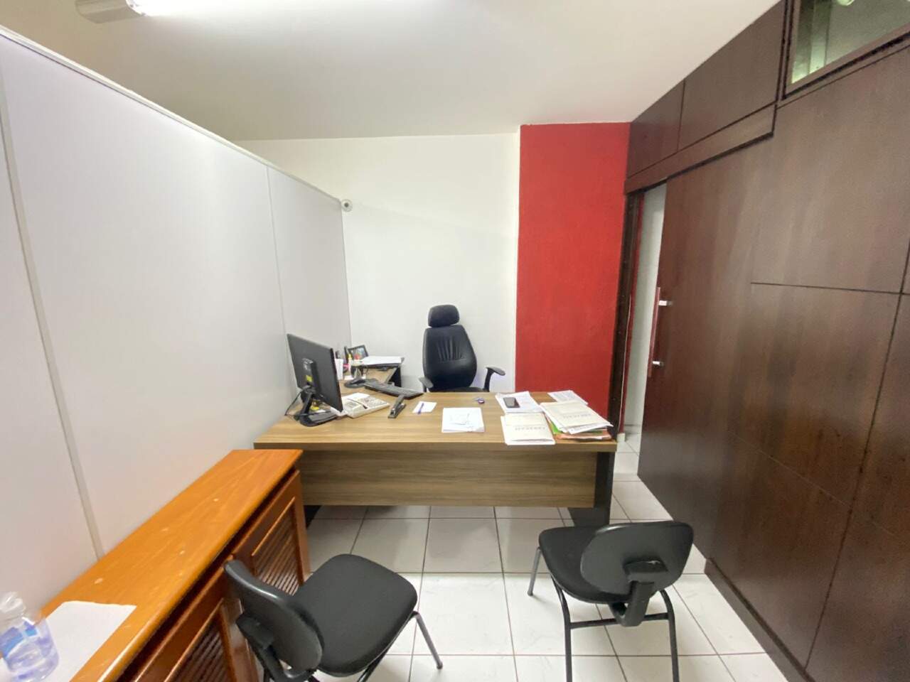 Sala à venda no Centro: 