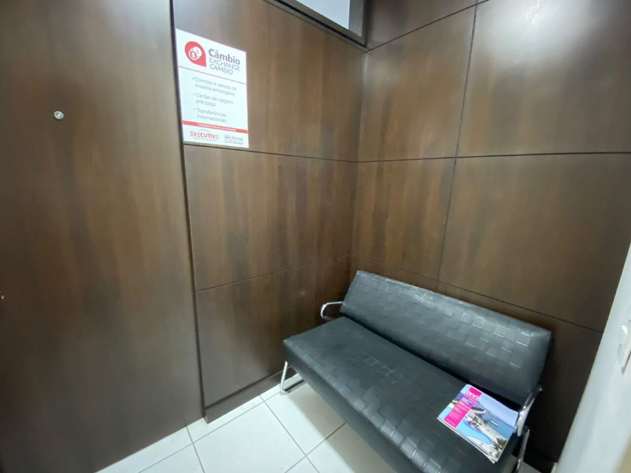 Sala à venda no Centro: 