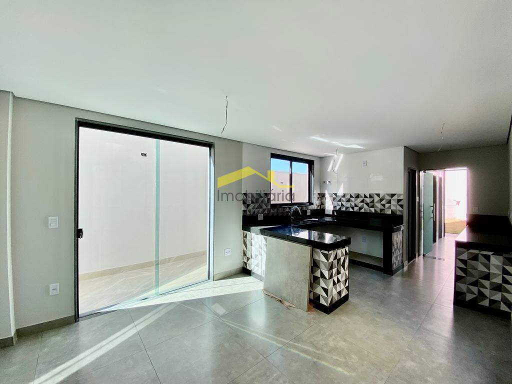 Casa à venda no Nova Gameleira: 