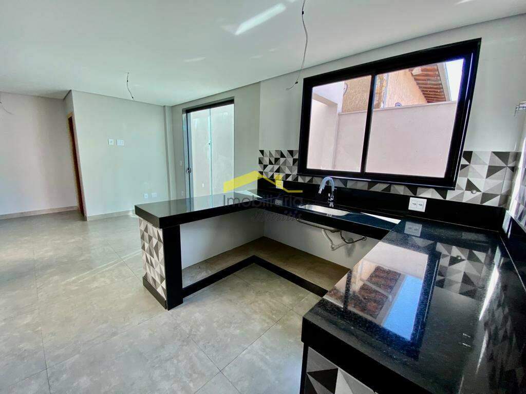 Casa à venda no Nova Gameleira: 