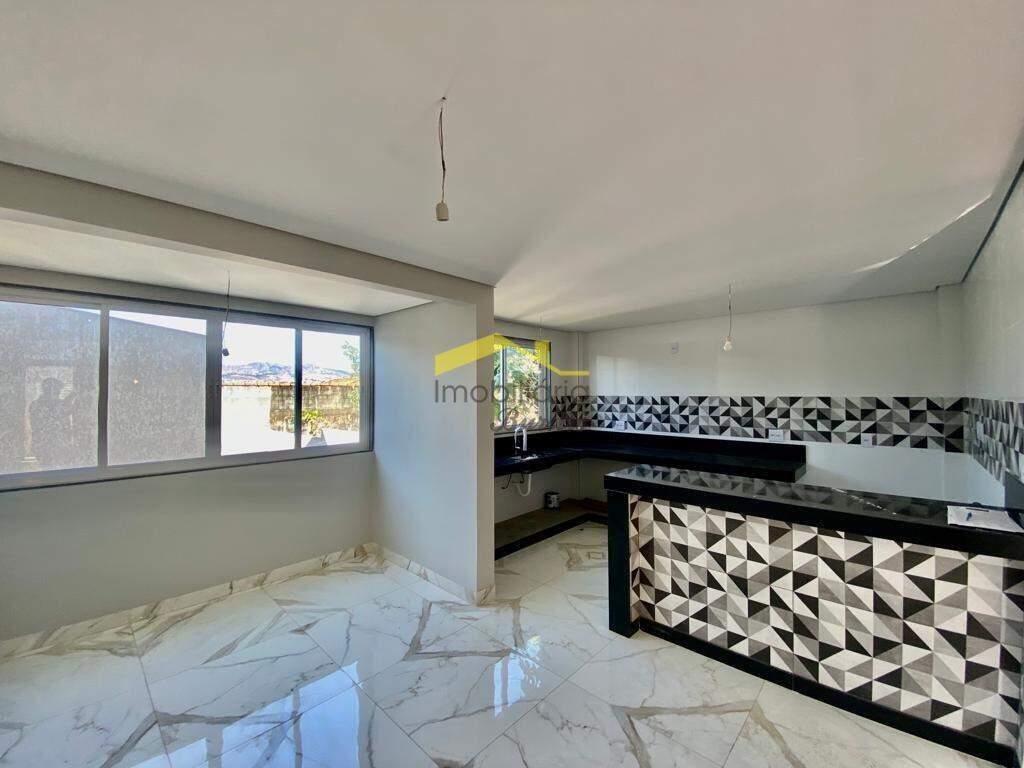 Casa à venda no Nova Gameleira: 