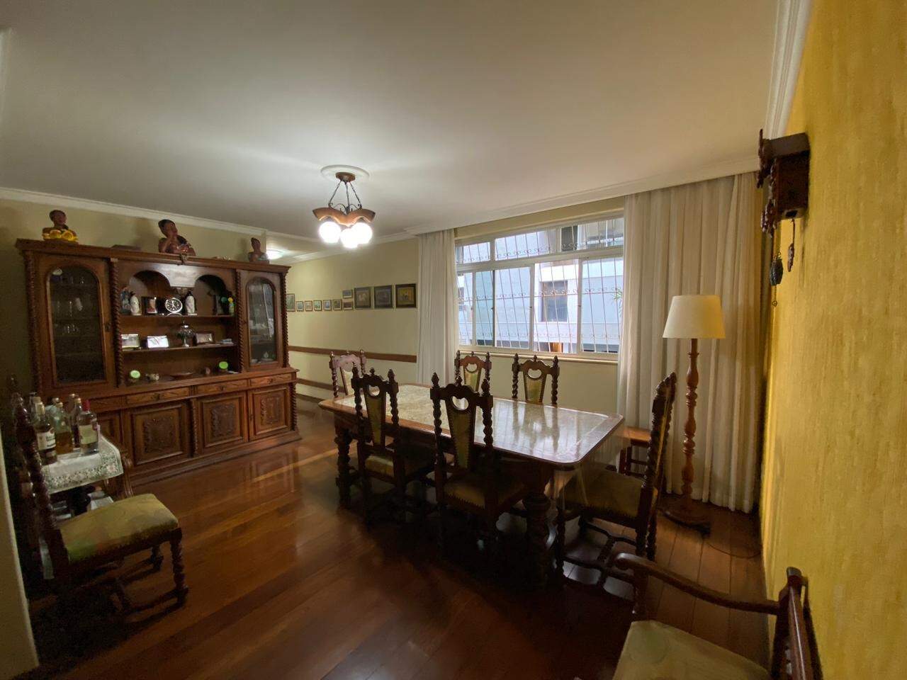 Apartamento à venda no Carmo: 