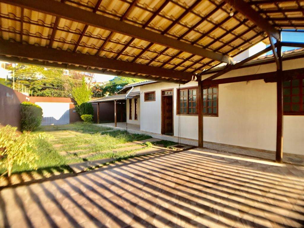 Casa à venda no Estoril: 