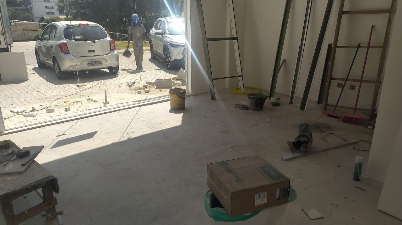 Loja para aluguel no Estoril: 