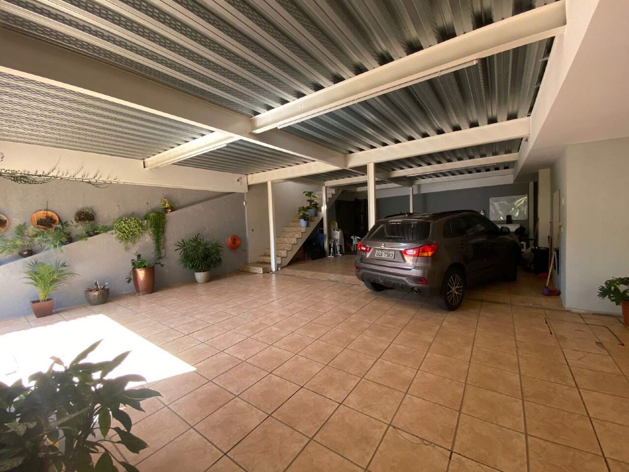 Casa comercial para aluguel no Estoril: 