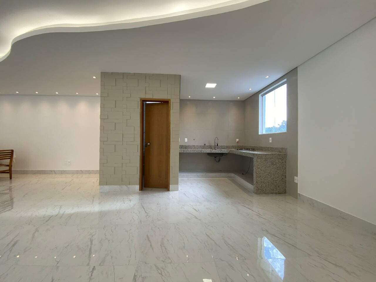 Casa para aluguel no Estoril: 