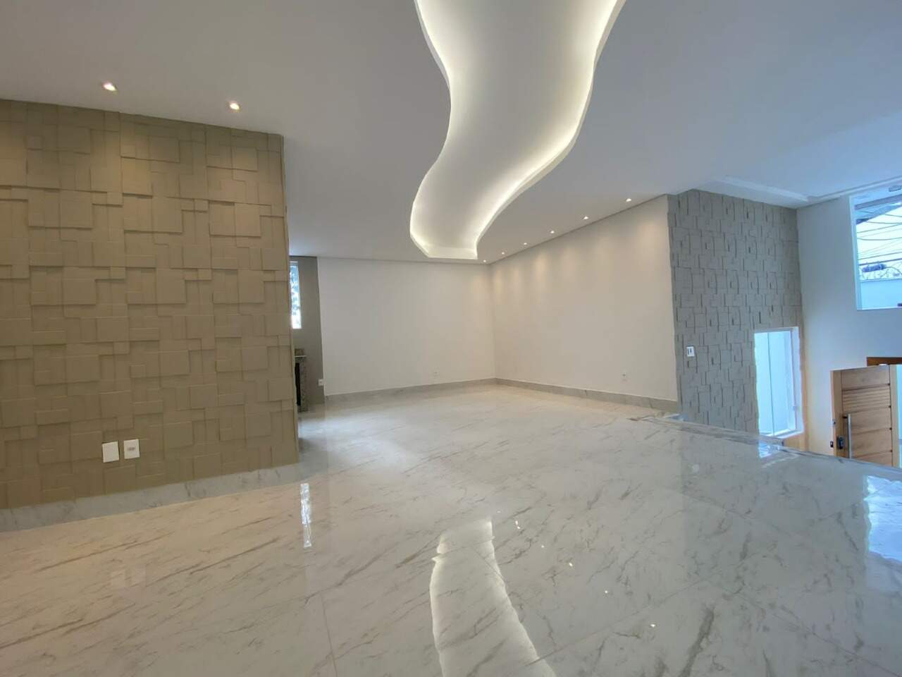 Casa para aluguel no Estoril: 