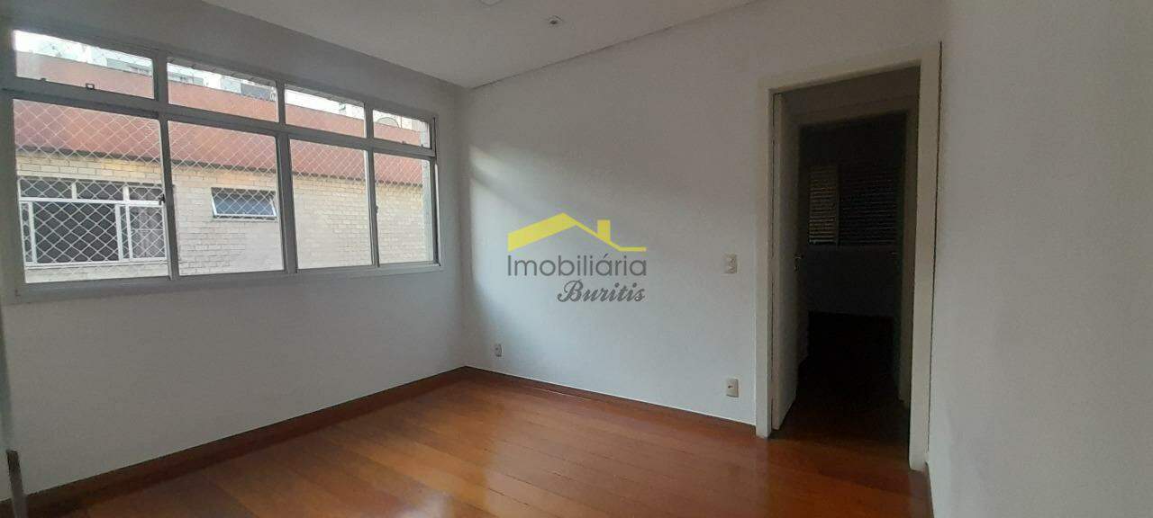 Cobertura à venda no Buritis: 