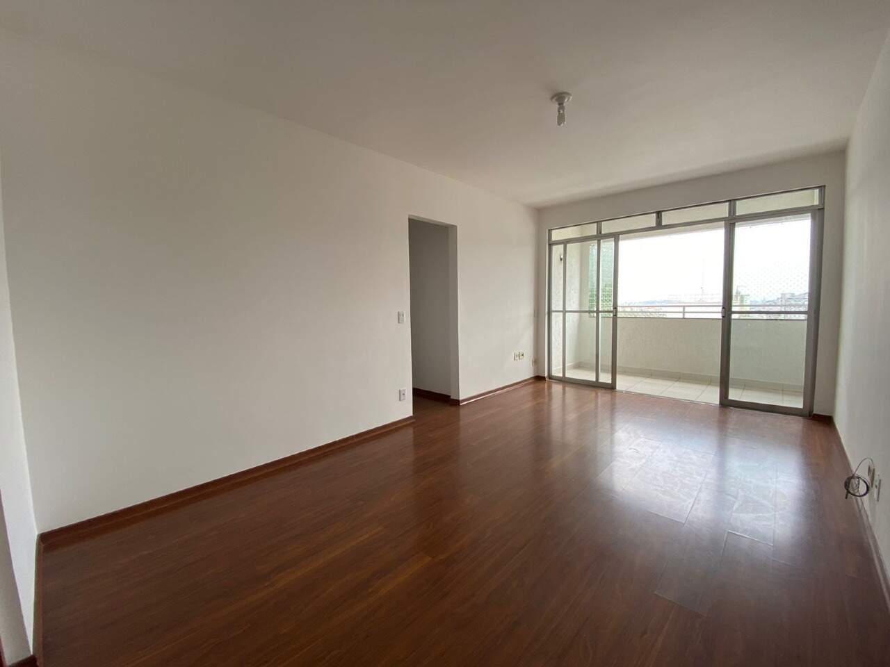 Apartamento para aluguel no Estoril: 
