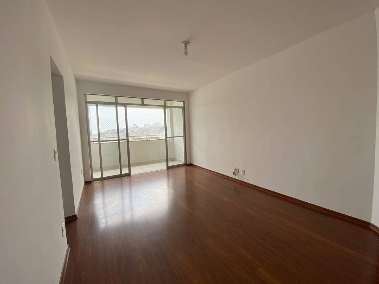 Apartamento para aluguel no Estoril: 