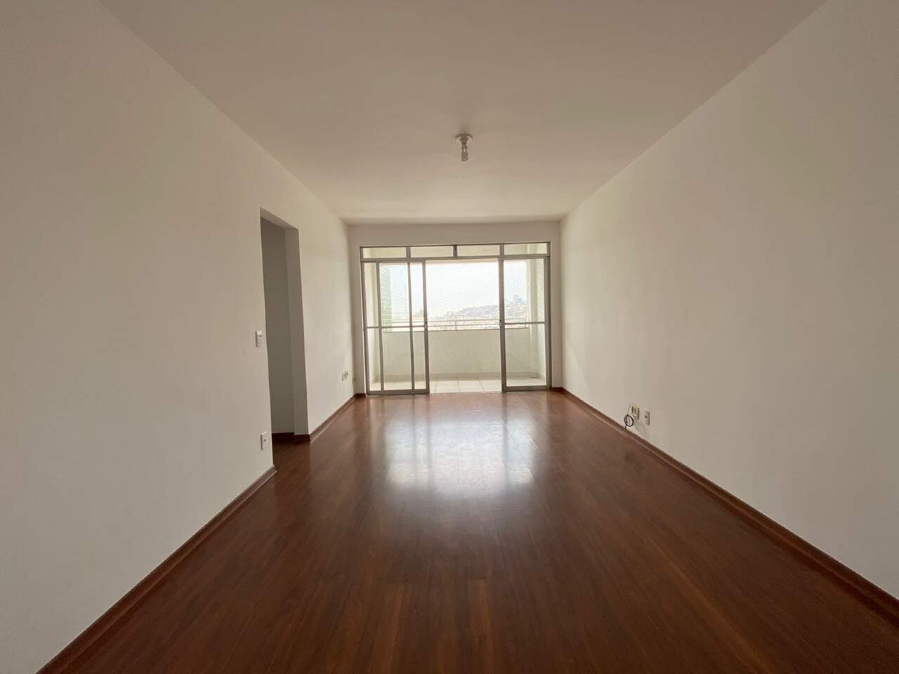 Apartamento para aluguel no Estoril: 