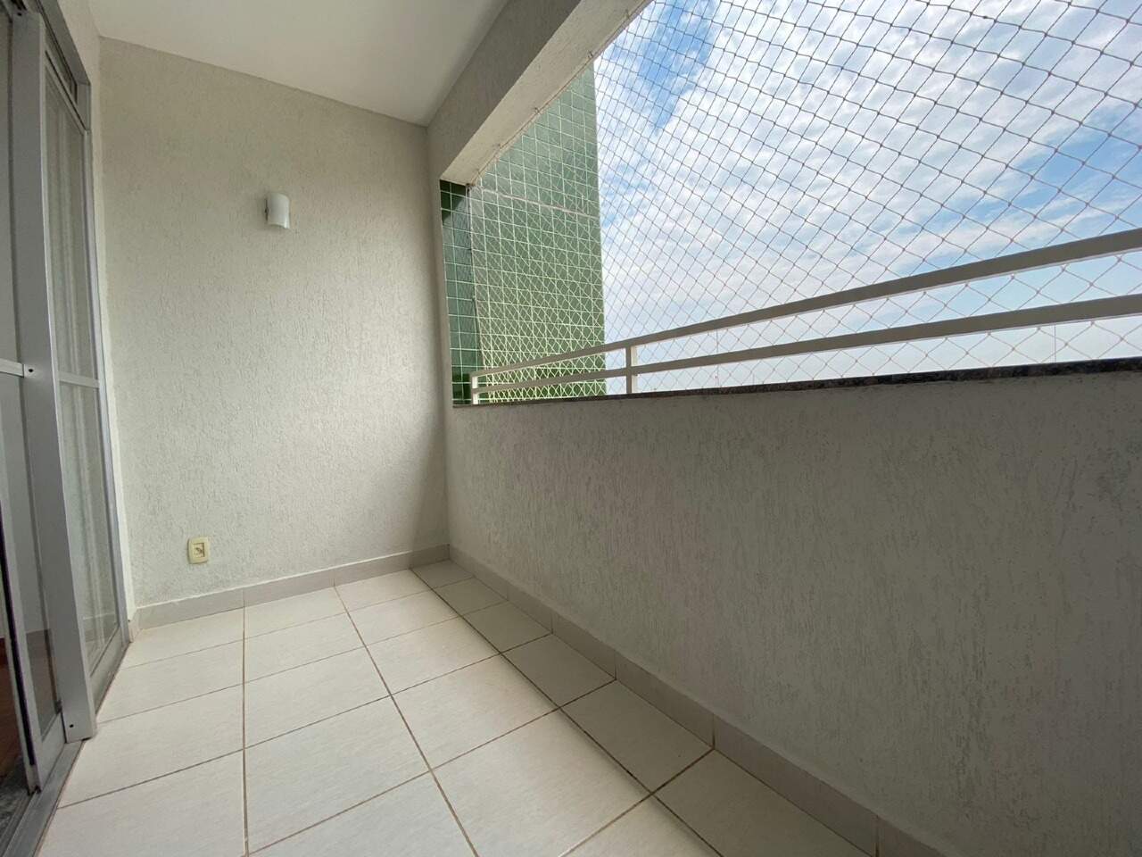 Apartamento para aluguel no Estoril: 