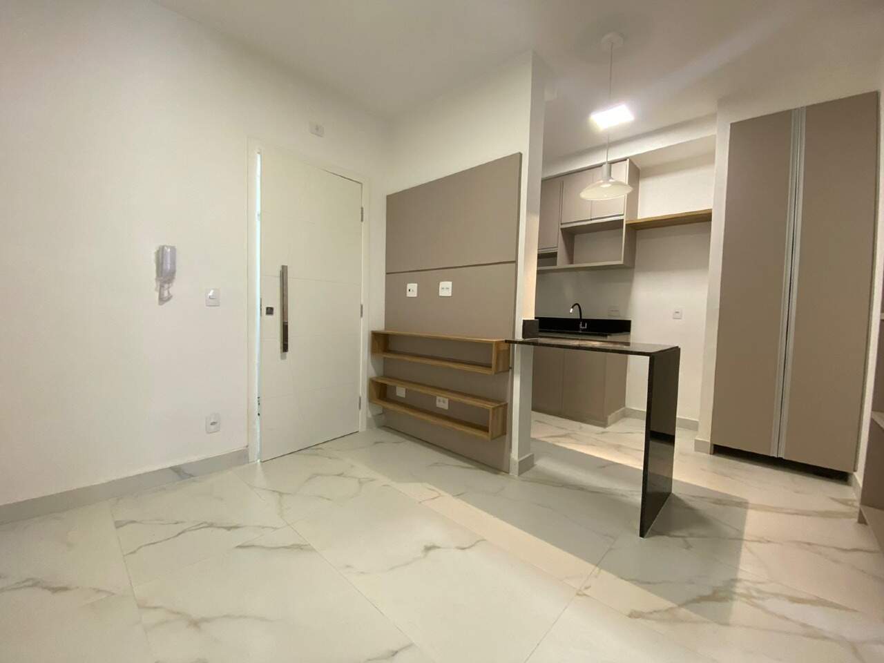 Flat para aluguel no Estoril: 