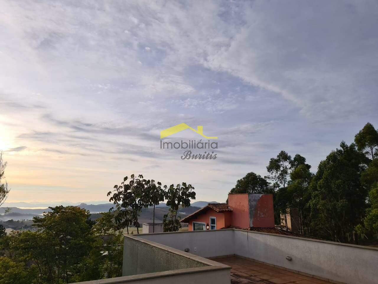 Casa à venda no Residencial das Flores: 