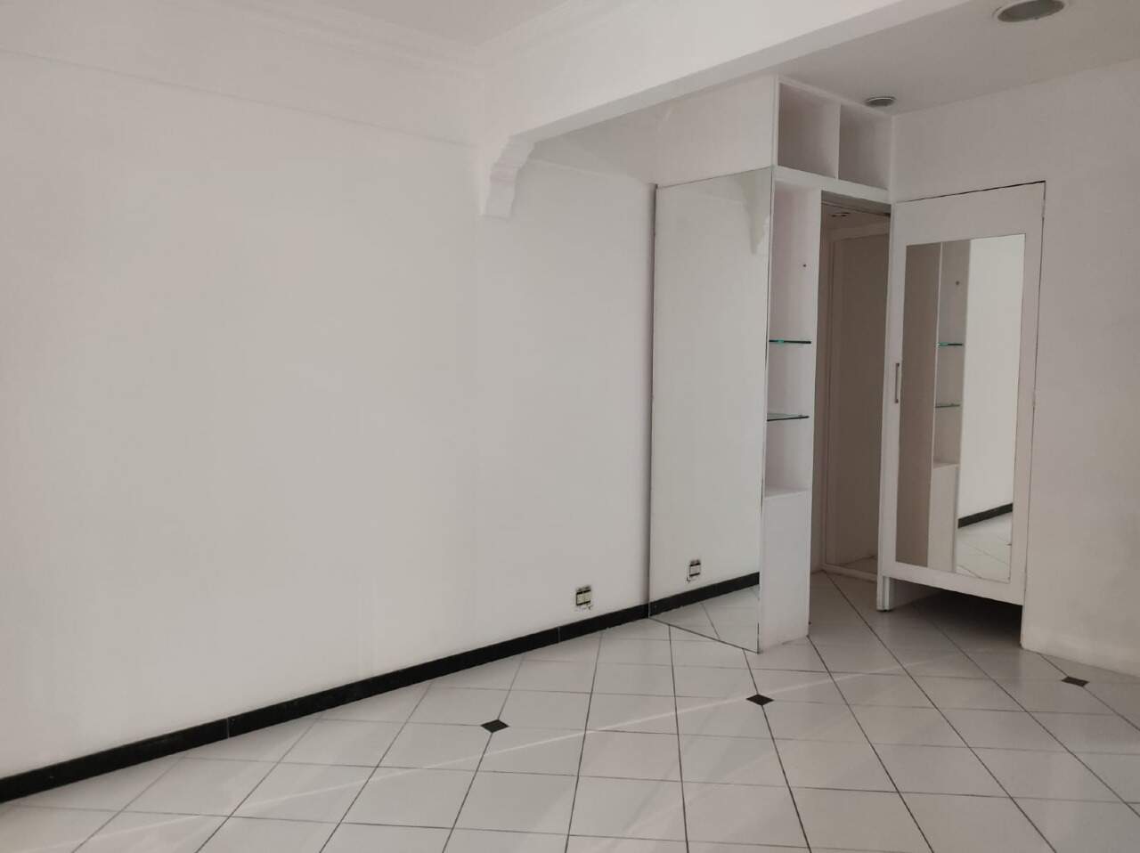 Loja para aluguel no Estoril: 