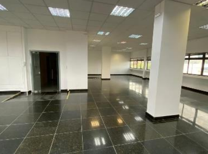 Sala para aluguel no Estoril: 