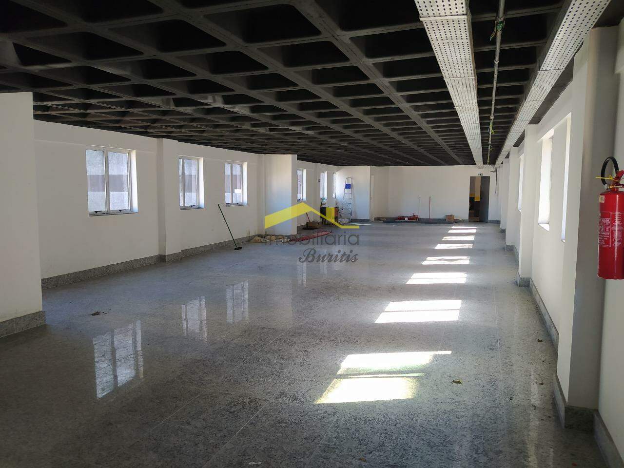 Salão à venda no Buritis: 