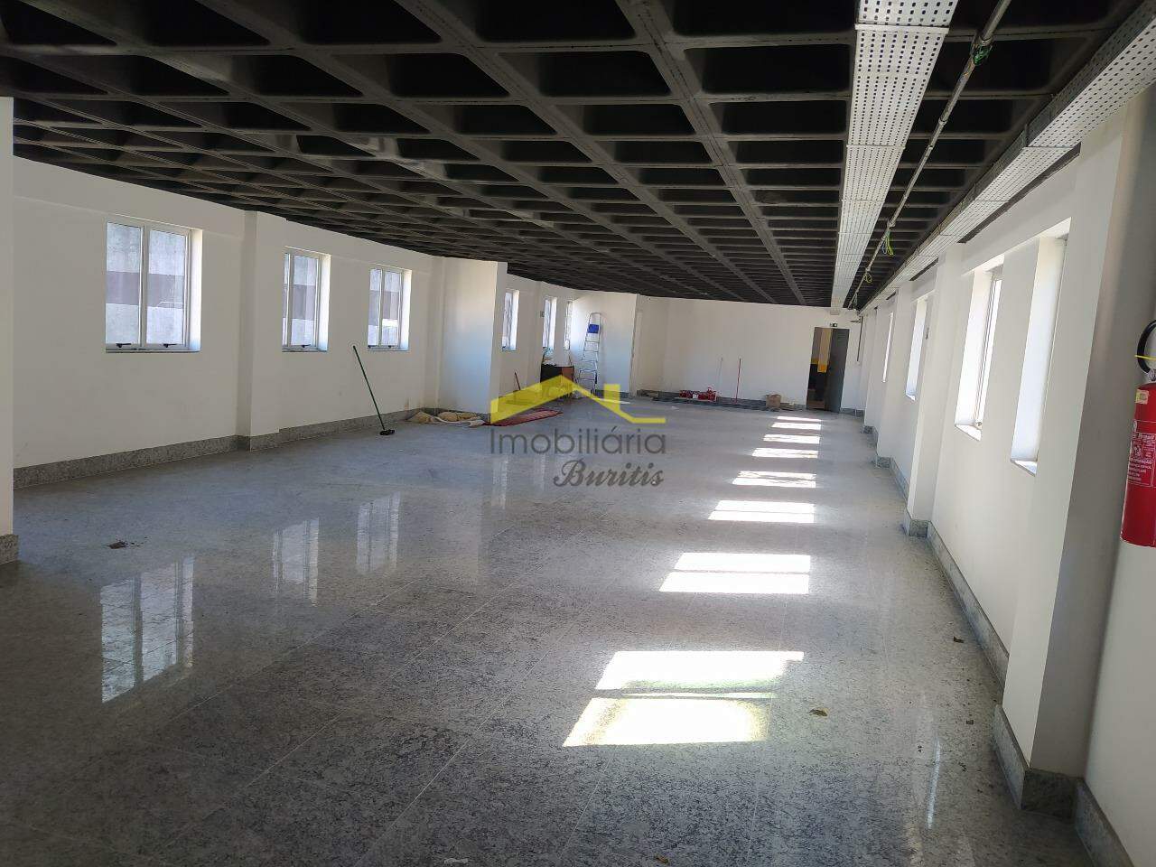 Salão à venda no Buritis: 