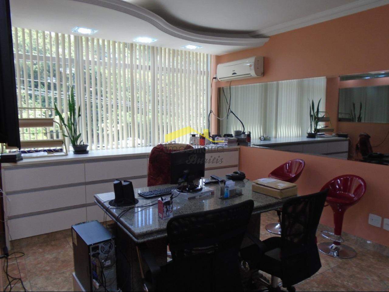 Sala à venda no Santa Lúcia: 