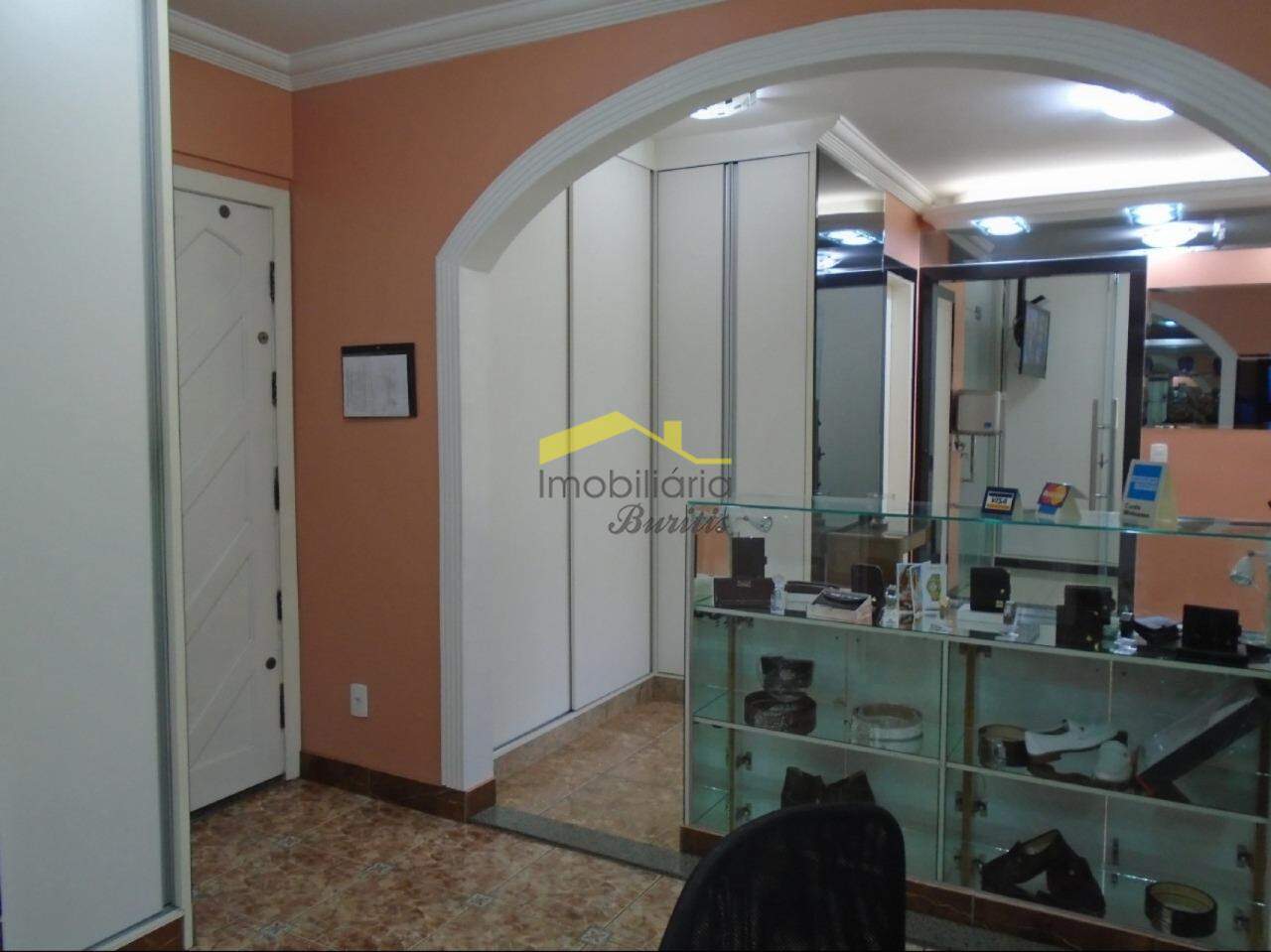 Sala à venda no Santa Lúcia: 