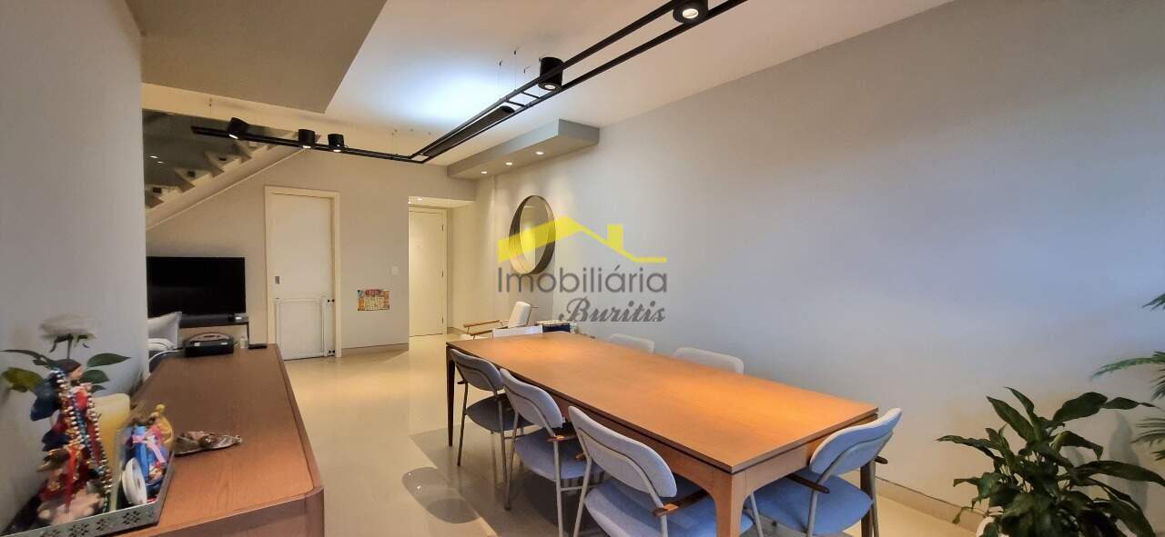 Cobertura à venda no Buritis: Sala