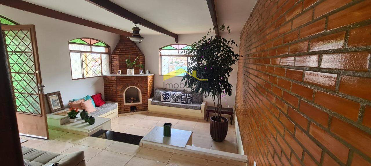 Casa à venda no Palmeiras: 