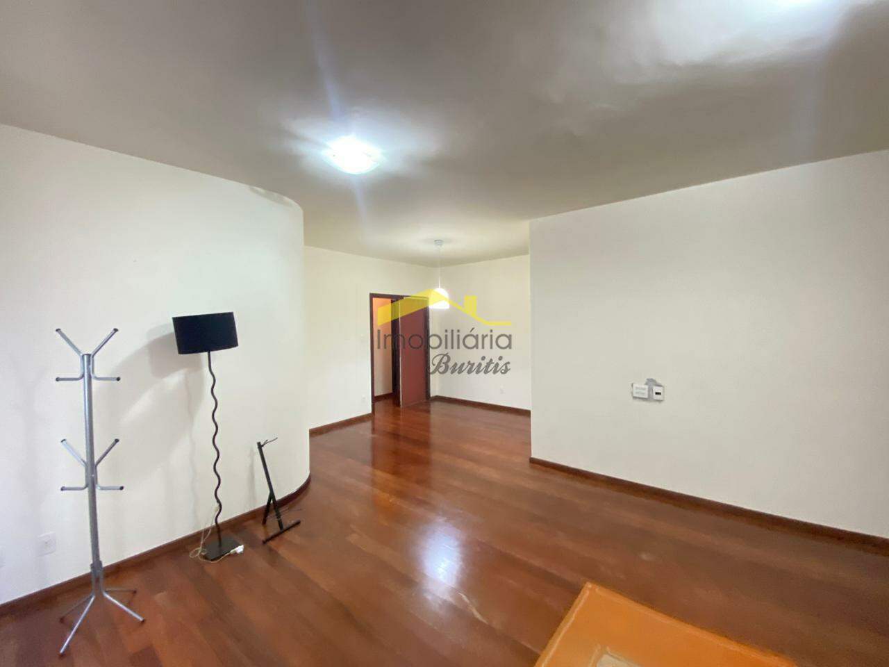 Apartamento para aluguel no Buritis: 