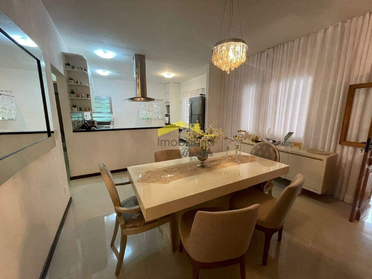 Casa em Condomínio à venda no Retiro Do Chale: 