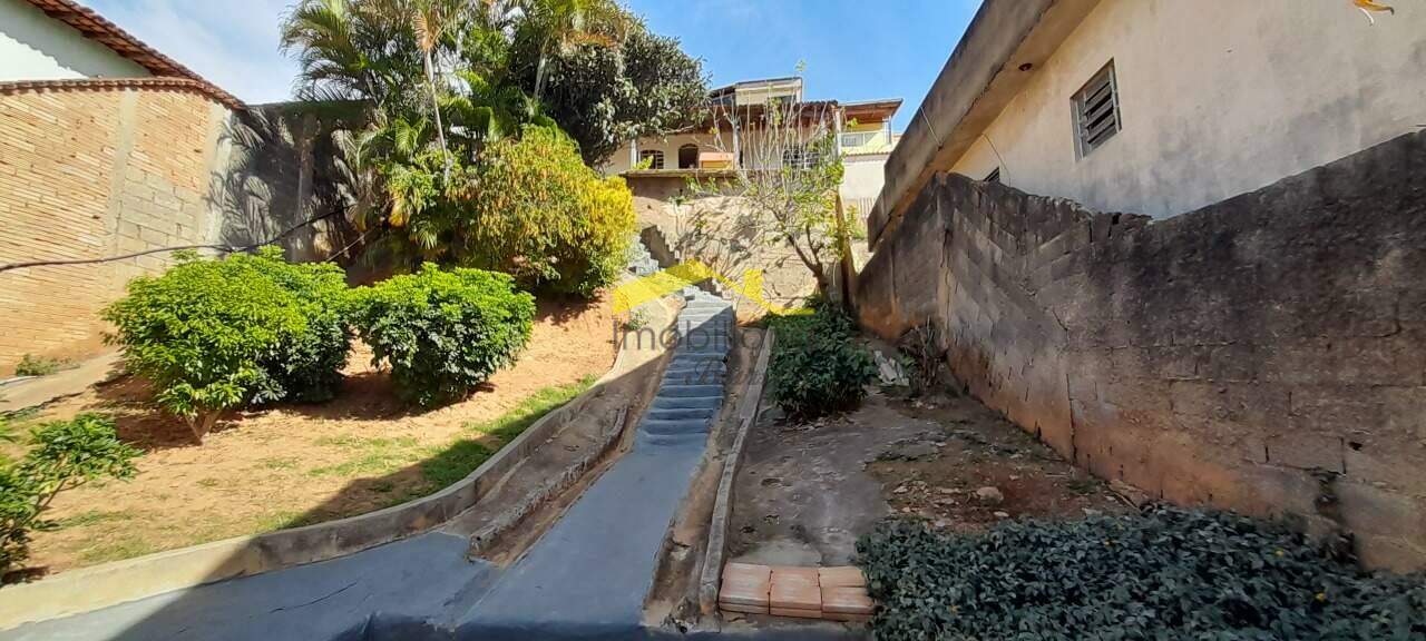 Casa à venda no Palmeiras: 