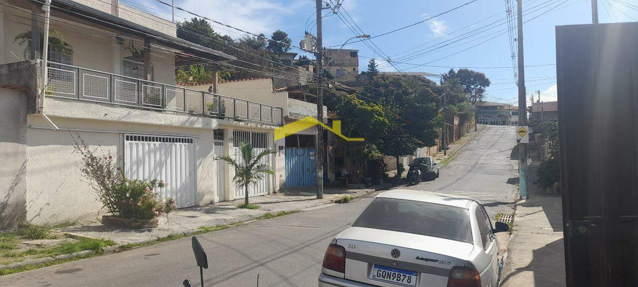 Casa à venda no Palmeiras: 