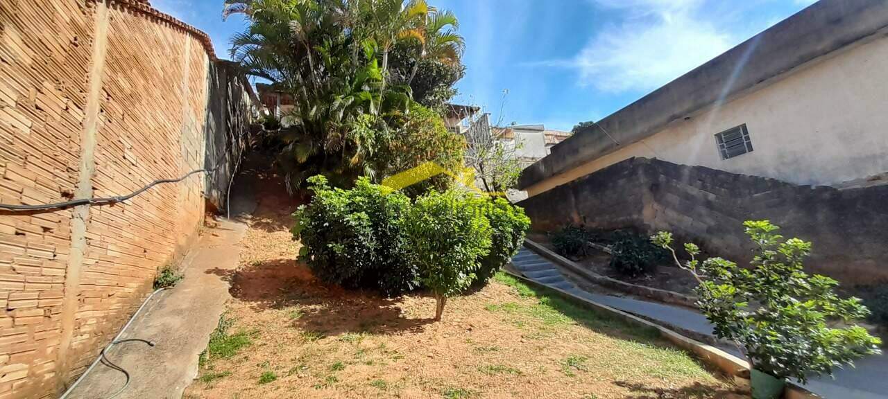 Casa à venda no Palmeiras: 