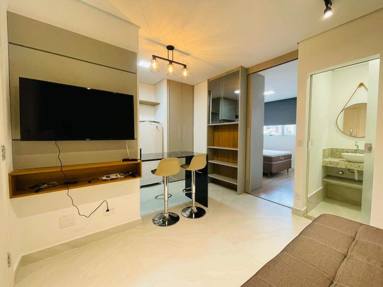 Flat para aluguel no Estoril: 