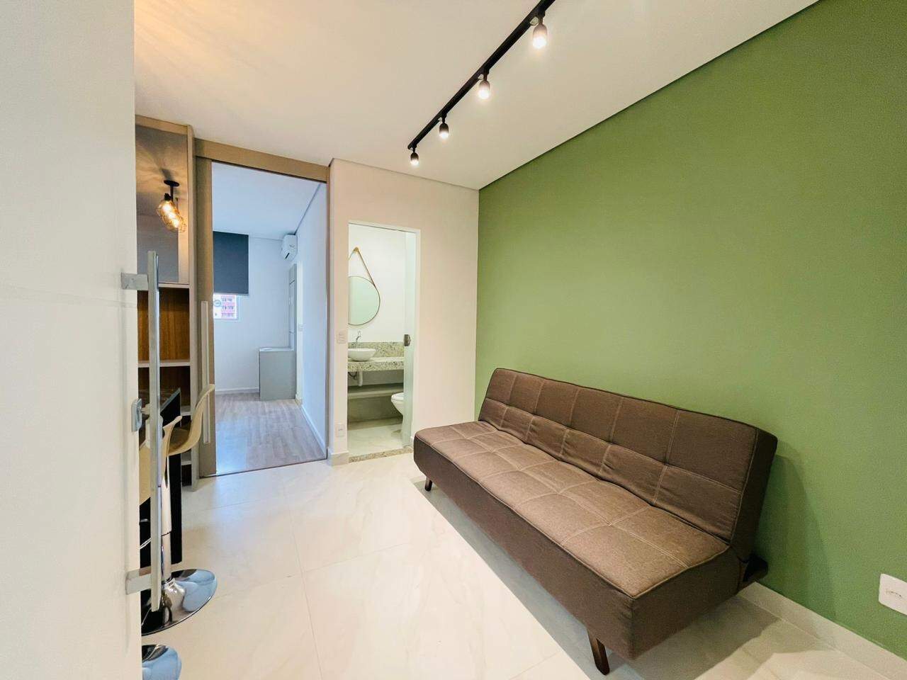 Flat para aluguel no Estoril: 