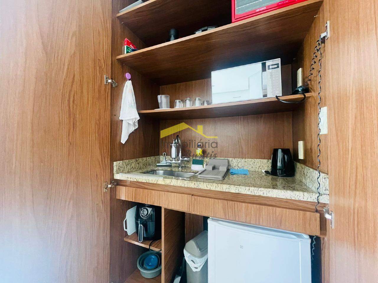 Flat para aluguel no Estoril: 