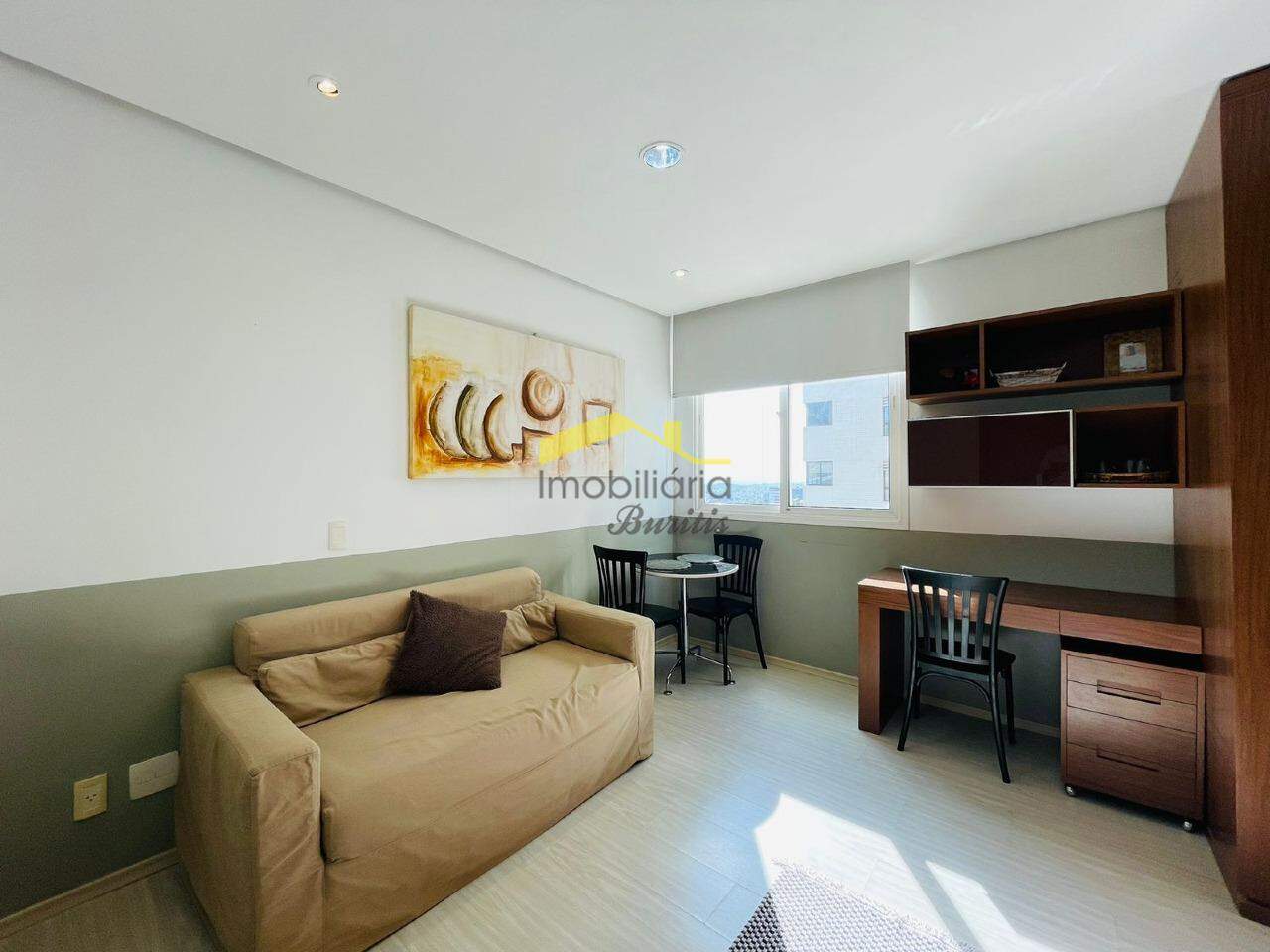 Flat para aluguel no Estoril: 