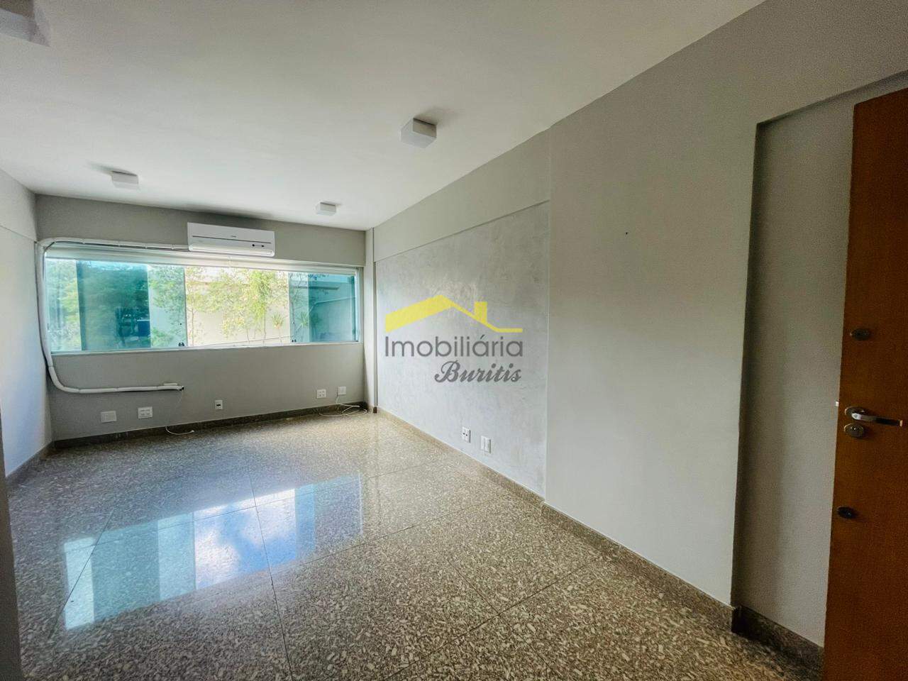 Sala à venda no Buritis: 