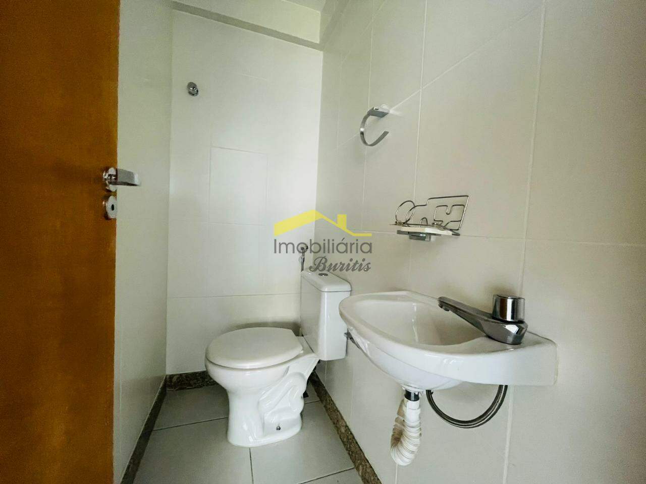 Sala à venda no Buritis: 