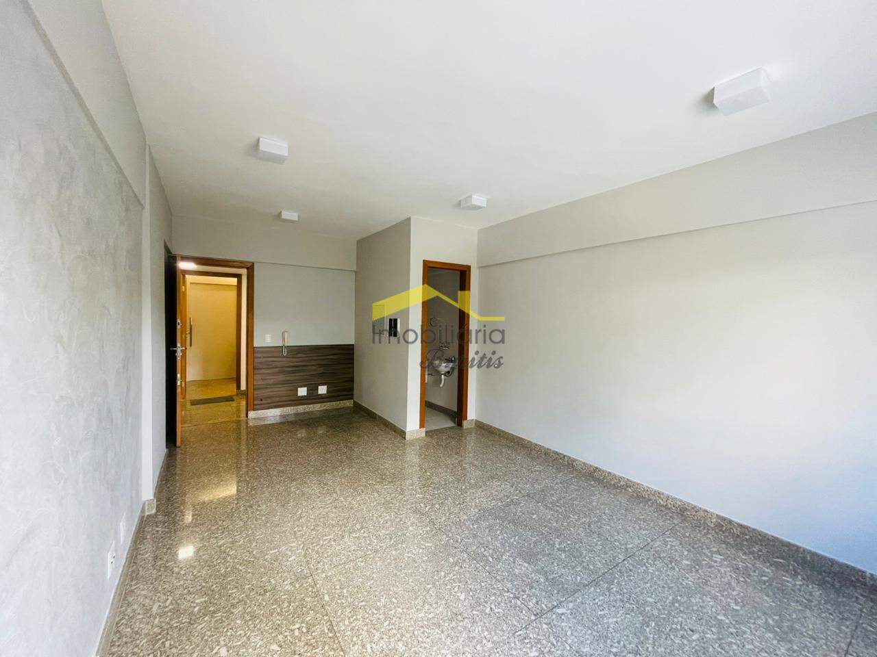 Sala à venda no Buritis: 