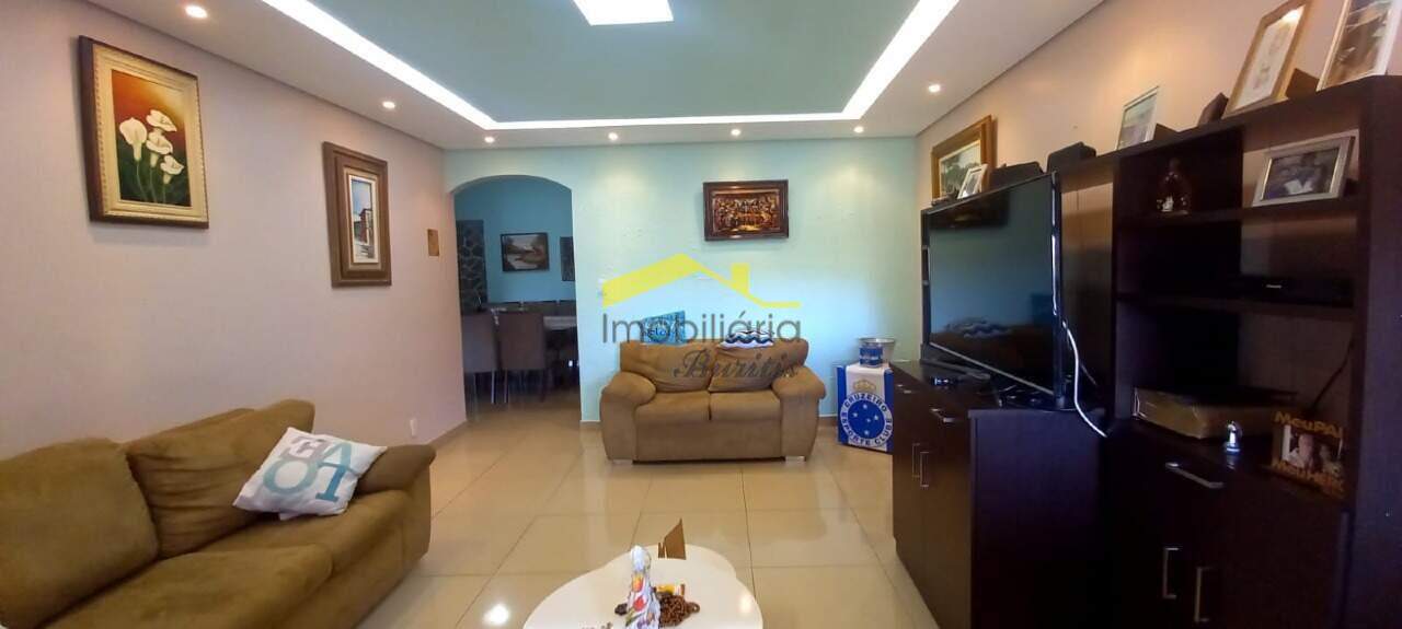 Casa à venda no Palmeiras: 