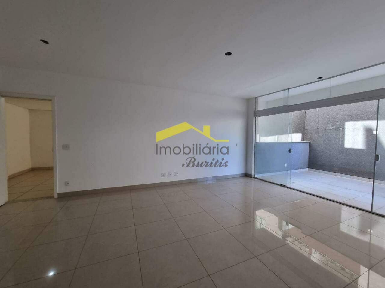 Apartamento com área privativa à venda no Buritis: 